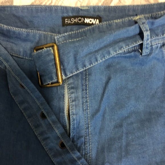 Fashion nova shorts - Picture 2 of 3